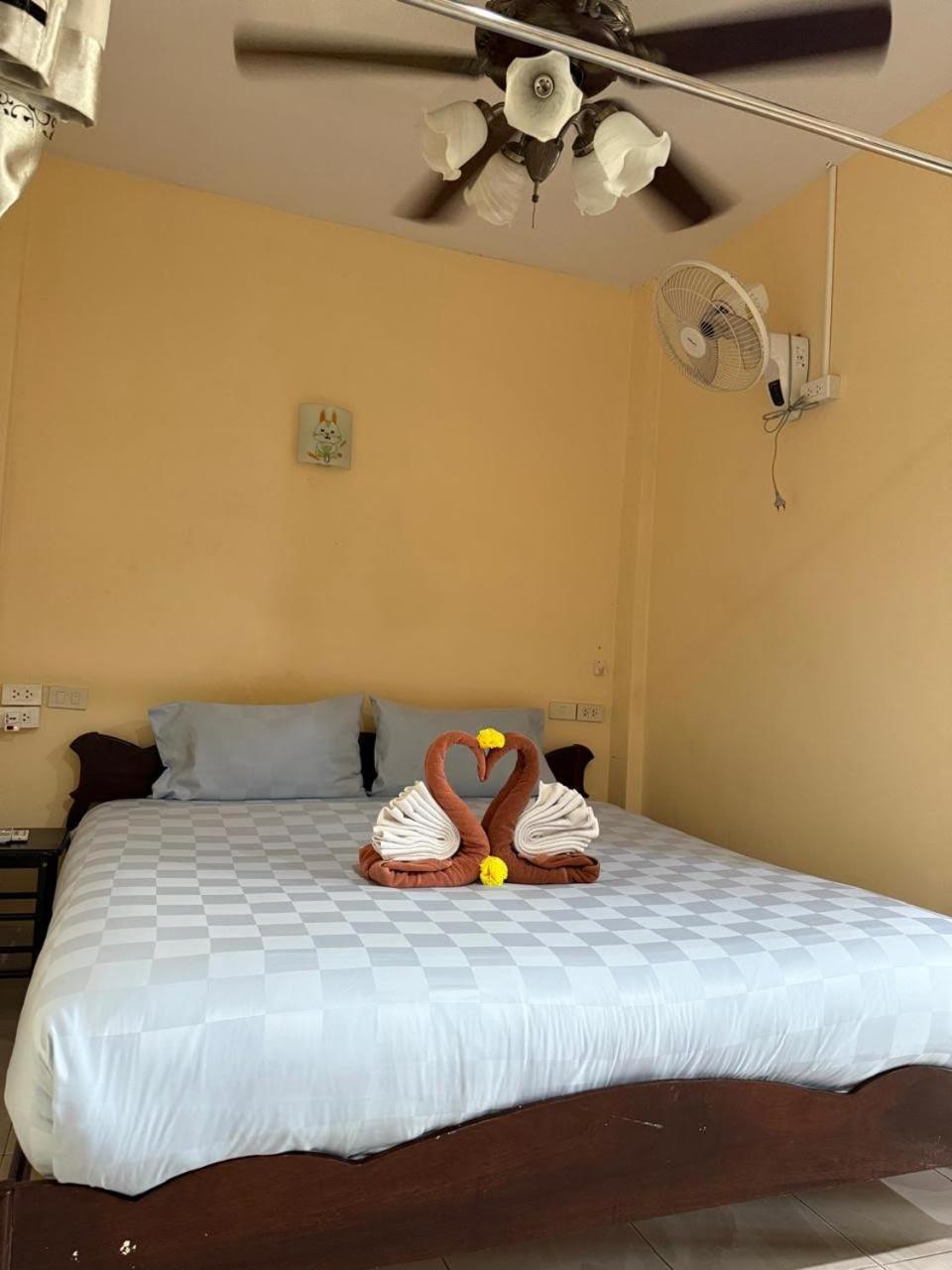Happy Holidays Hotel Patong Dış mekan fotoğraf